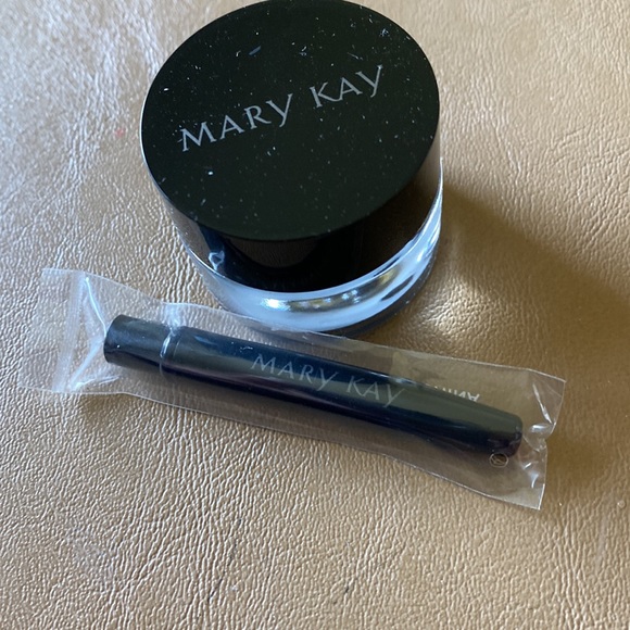 Mary Kay Makeup Newmary Kay Gel Eyeliner With Expandable Brush